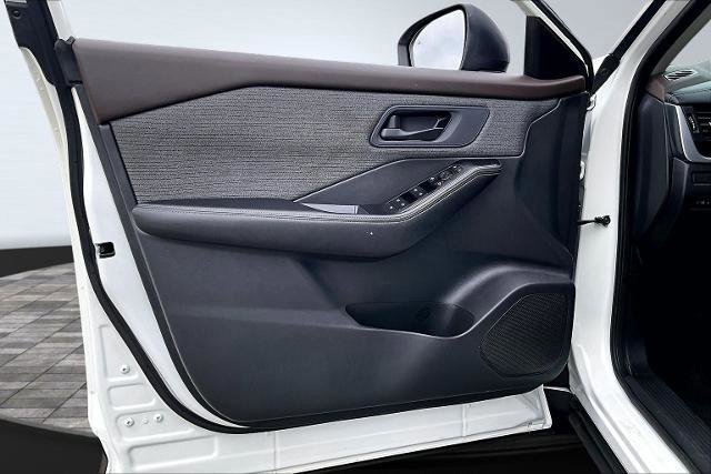 Used 2022 Nissan Rogue S image 26