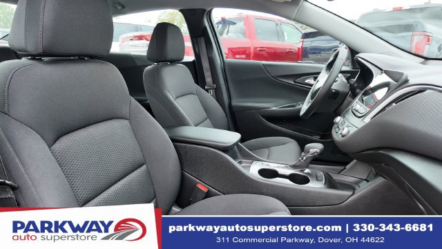 Used 2025 Chevrolet Malibu RS FWD image 17