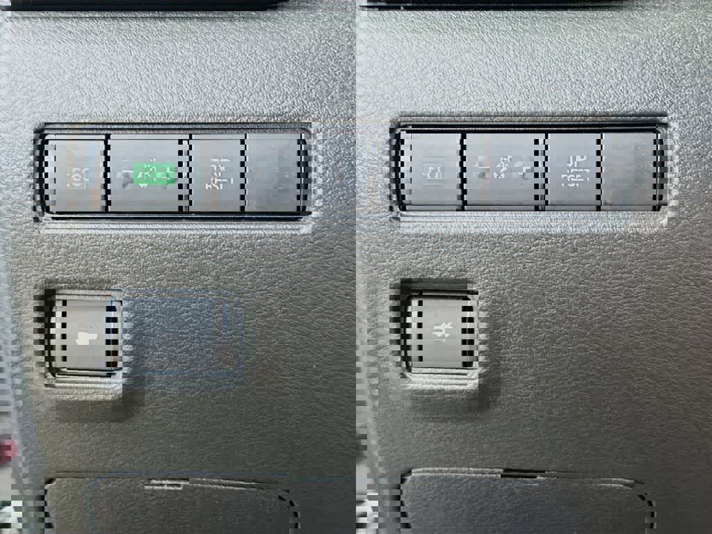 Used 2024 Nissan Sentra S image 25