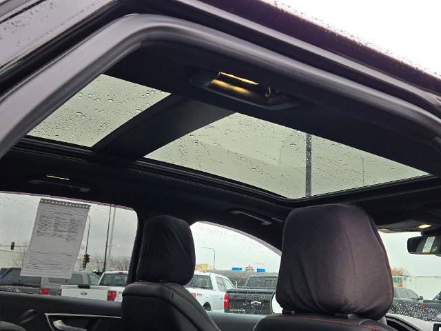 Certified 2022 Ford Edge ST-Line w/ Class II Trailer Tow Package image 10