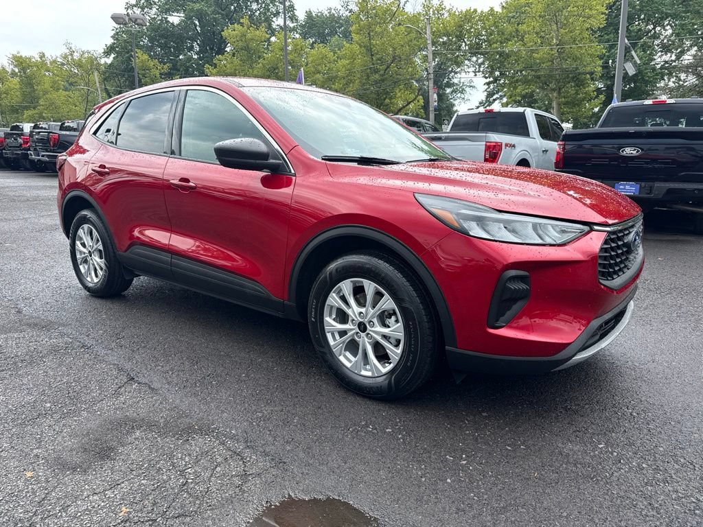 Certified 2023 Ford Escape Active w/ Tech Pack #1 AWD/4WD image 3
