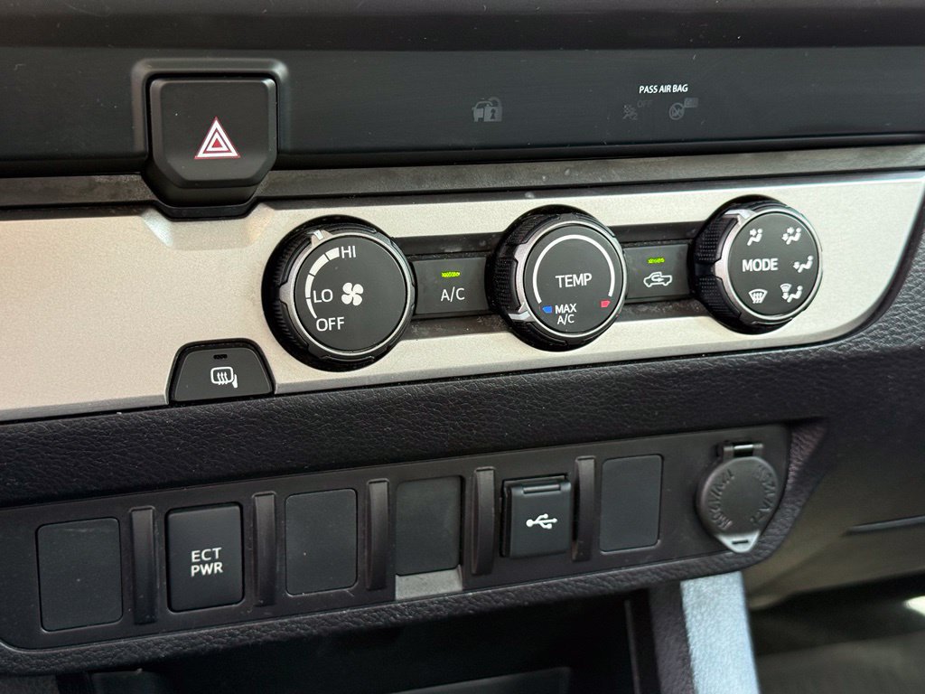 Used 2021 Toyota Tacoma SR5 RWD image 11