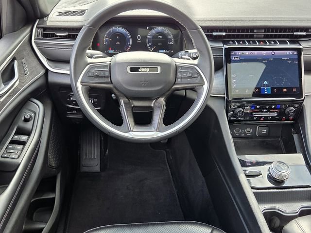 Used 2024 Jeep Grand Cherokee L Limited w/ Luxury Tech Group II AWD/4WD image 11