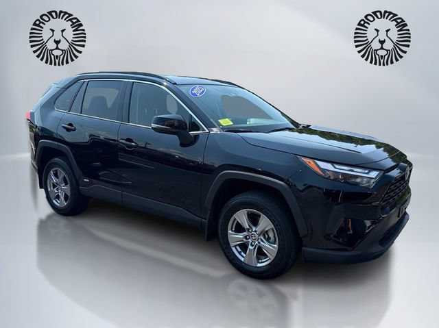 Used 2025 Toyota RAV4 LE AWD/4WD image 3