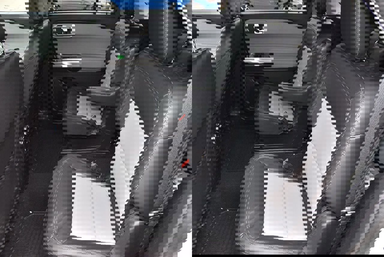 Certified 2023 Ford Explorer XLT w/ Equipment Group 202A RWD image 11