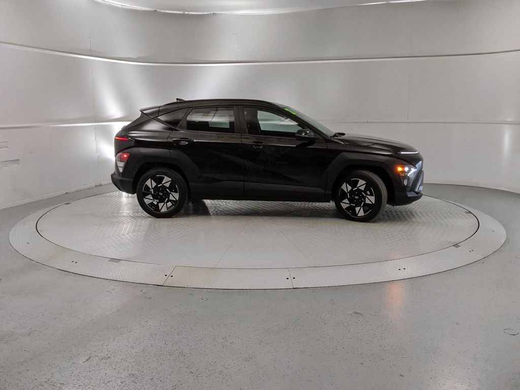 Used 2024 Hyundai Kona SEL image 2