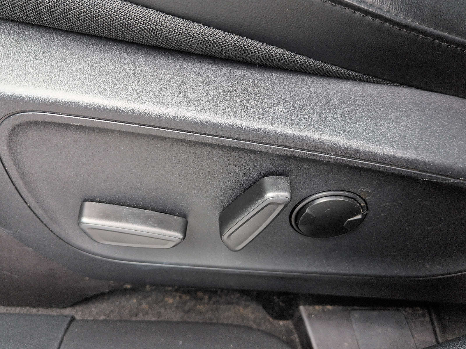 Certified 2025 Ford Escape ST-Line w/ Equipment Group 301A FWD image 13