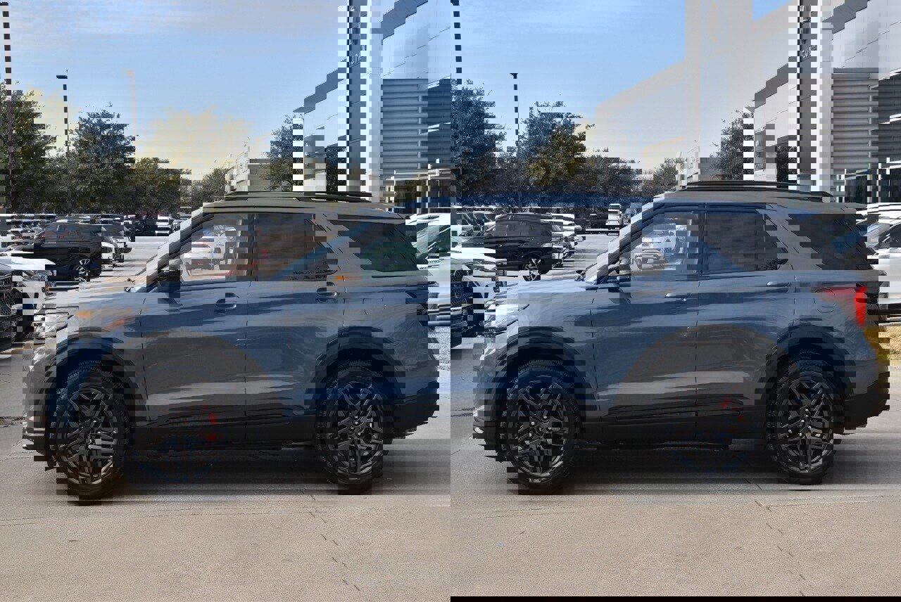 Certified 2025 Ford Explorer ST image 12