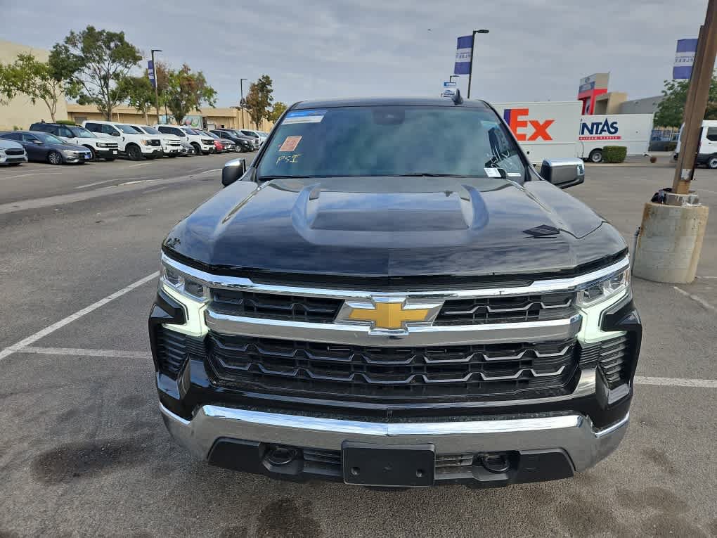Used 2026 Chevrolet Silverado 1500 LT AWD/4WD image 2