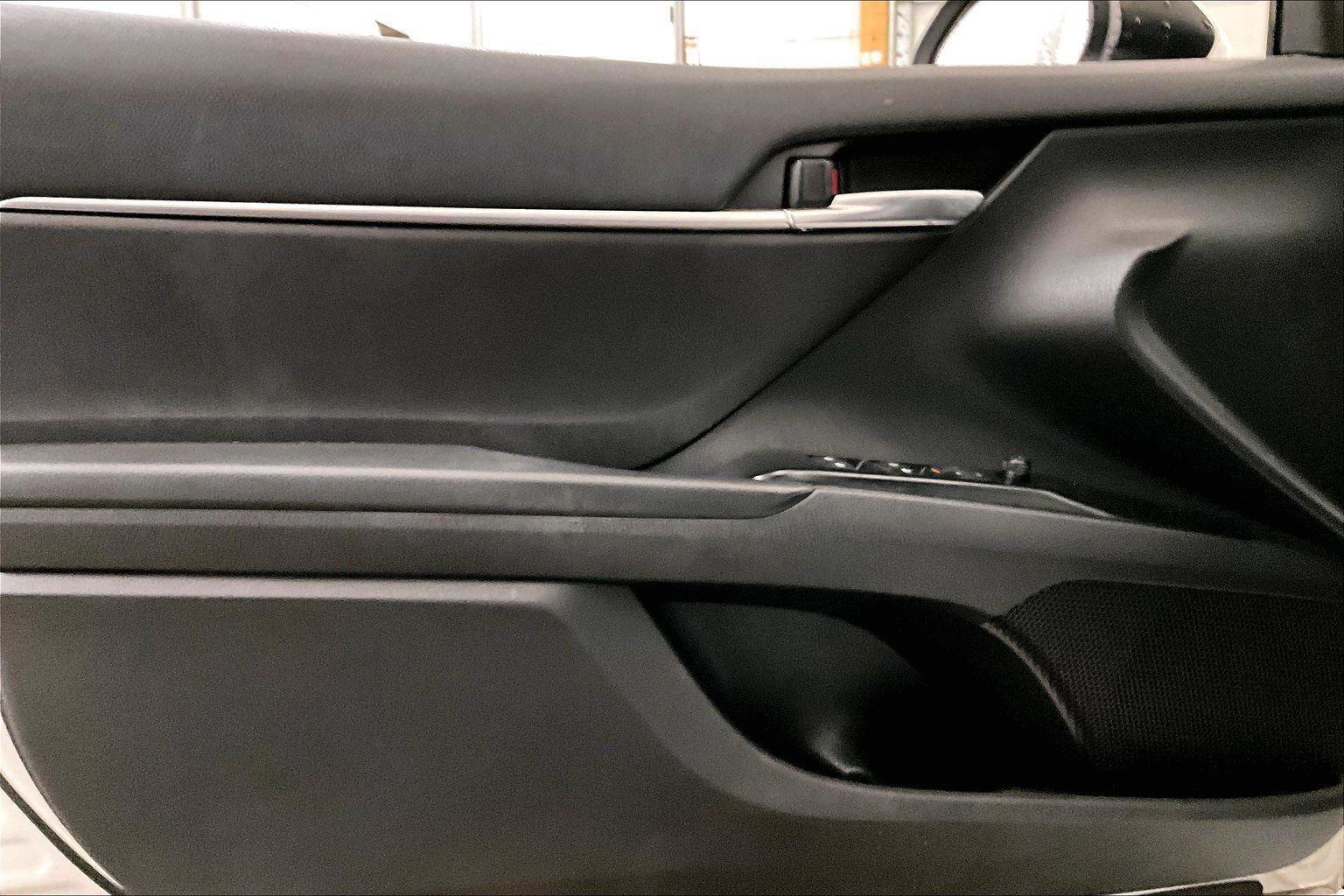 Used 2019 Toyota Camry SE image 22