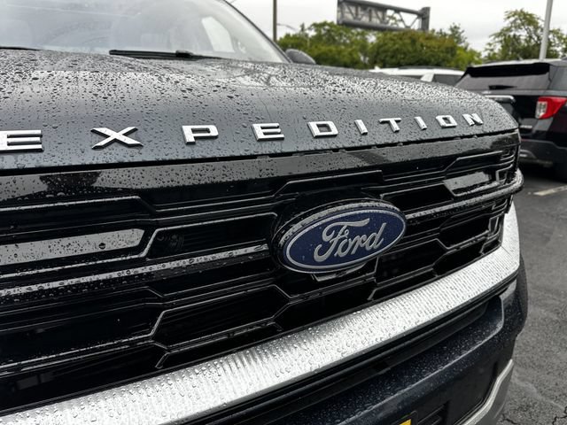 Certified 2025 Ford Expedition Platinum w/ Driver's Package AWD/4WD image 10
