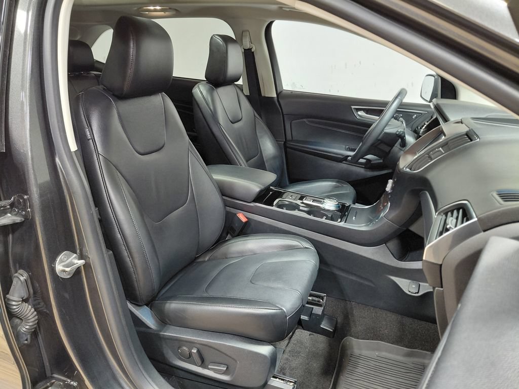 Certified 2020 Ford Edge Titanium AWD/4WD image 27