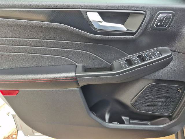Certified 2022 Ford Escape SEL w/ SEL Stealth AWD Package image 17