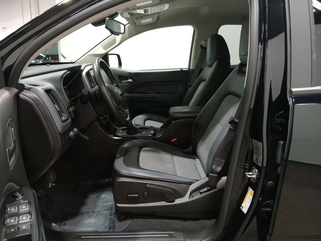 Used 2022 Chevrolet Colorado Z71 AWD/4WD image 17