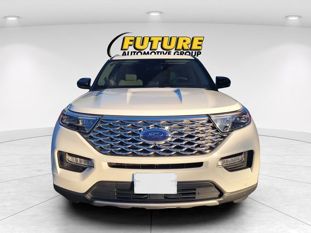 Certified 2022 Ford Explorer Platinum w/ Equipment Group 601A AWD/4WD image 2