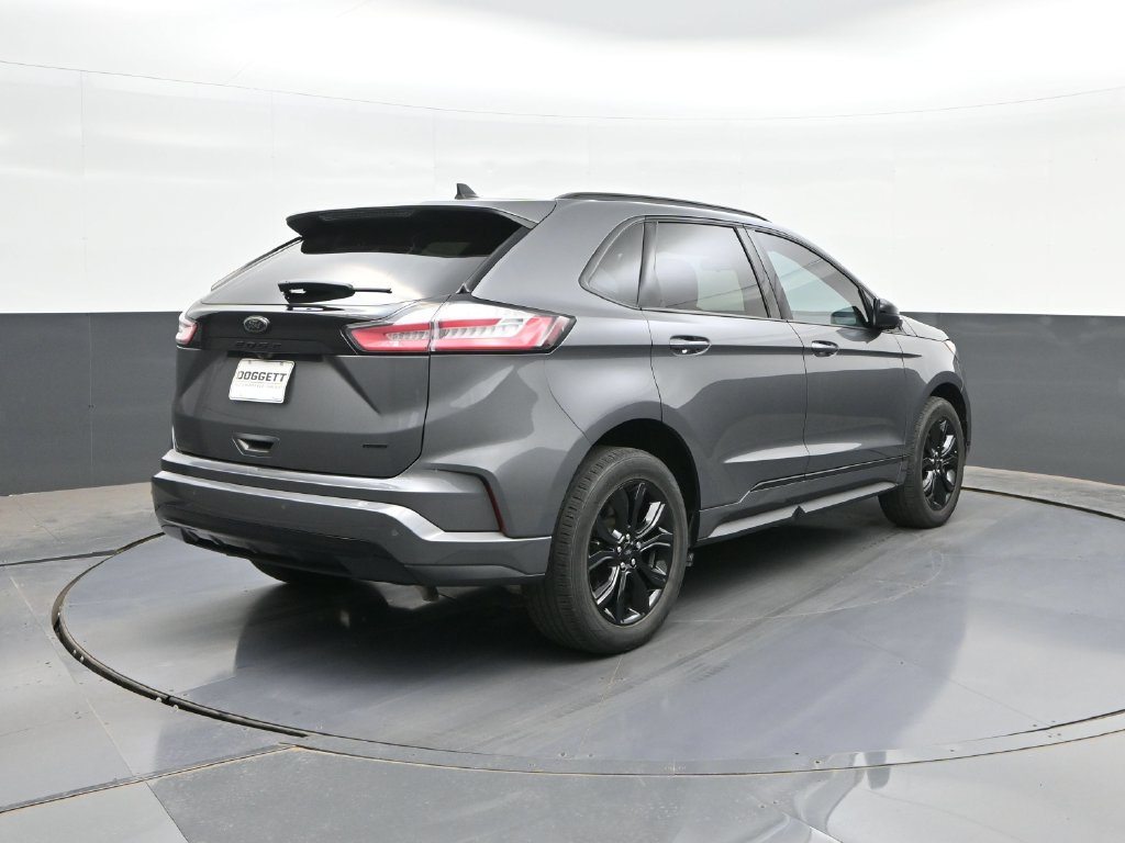 Certified 2024 Ford Edge SE w/ Black Appearance Package AWD/4WD image 10