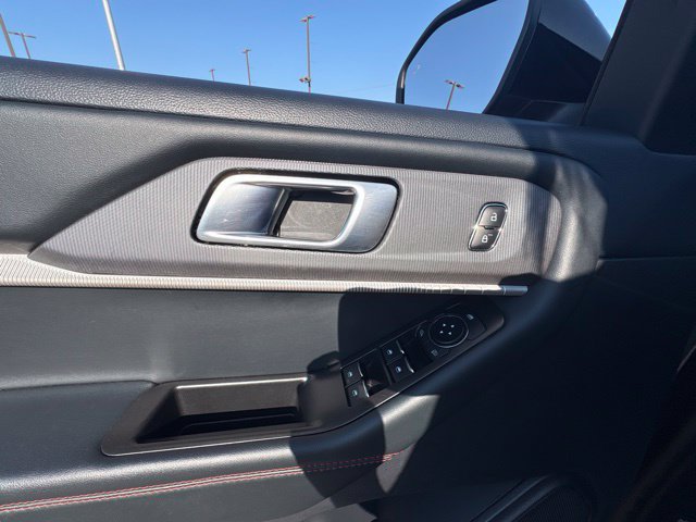 Certified 2025 Ford Explorer ST-Line AWD/4WD image 11