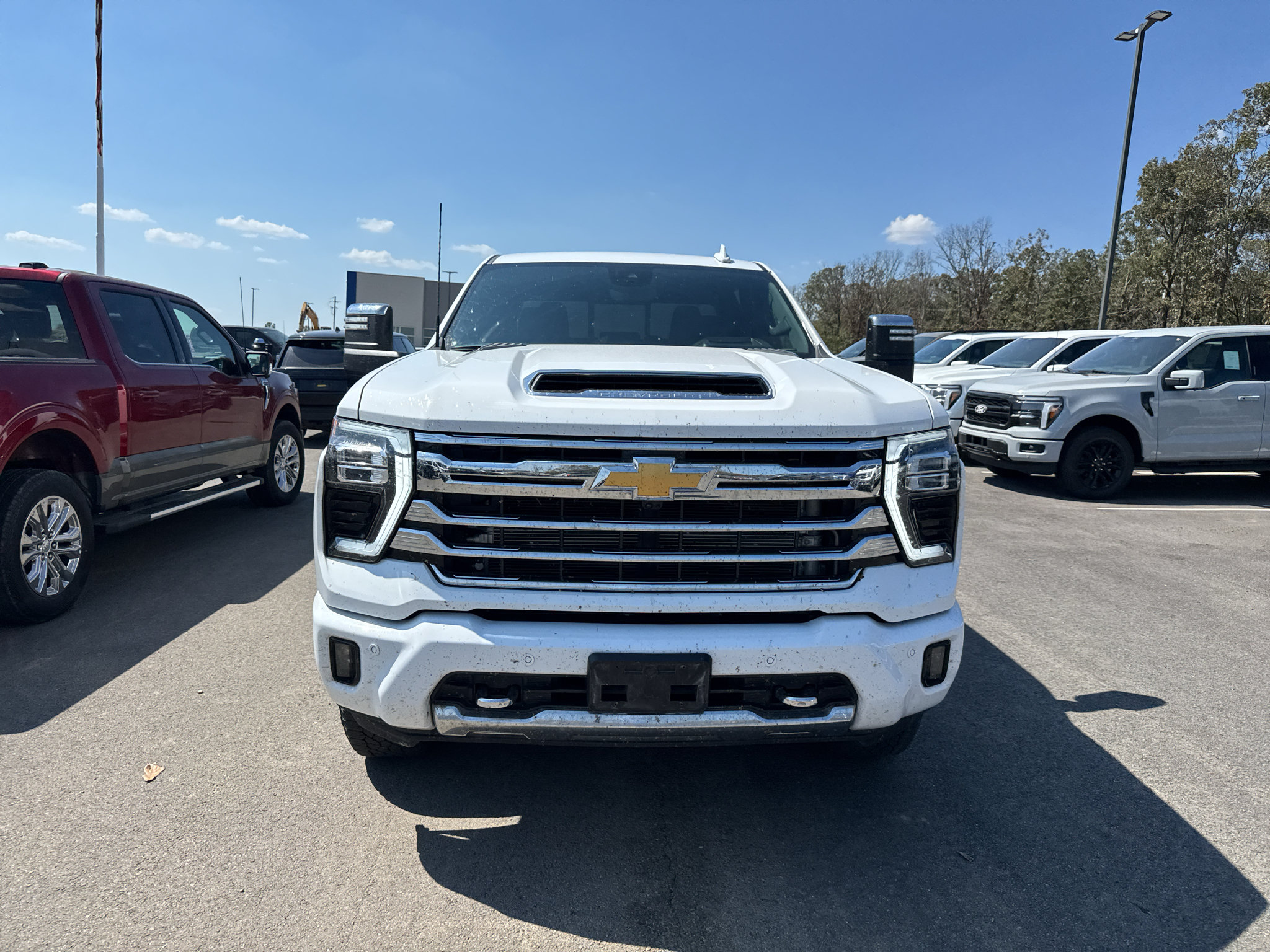 Used 2026 Chevrolet Silverado 2500 High Country w/ Technology Package AWD/4WD image 2