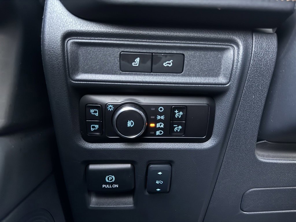 Certified 2024 Ford Expedition Platinum image 13