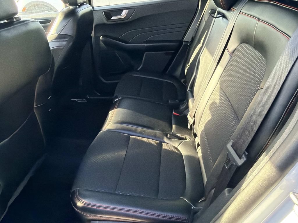 Certified 2025 Ford Escape ST-Line Select AWD/4WD image 19