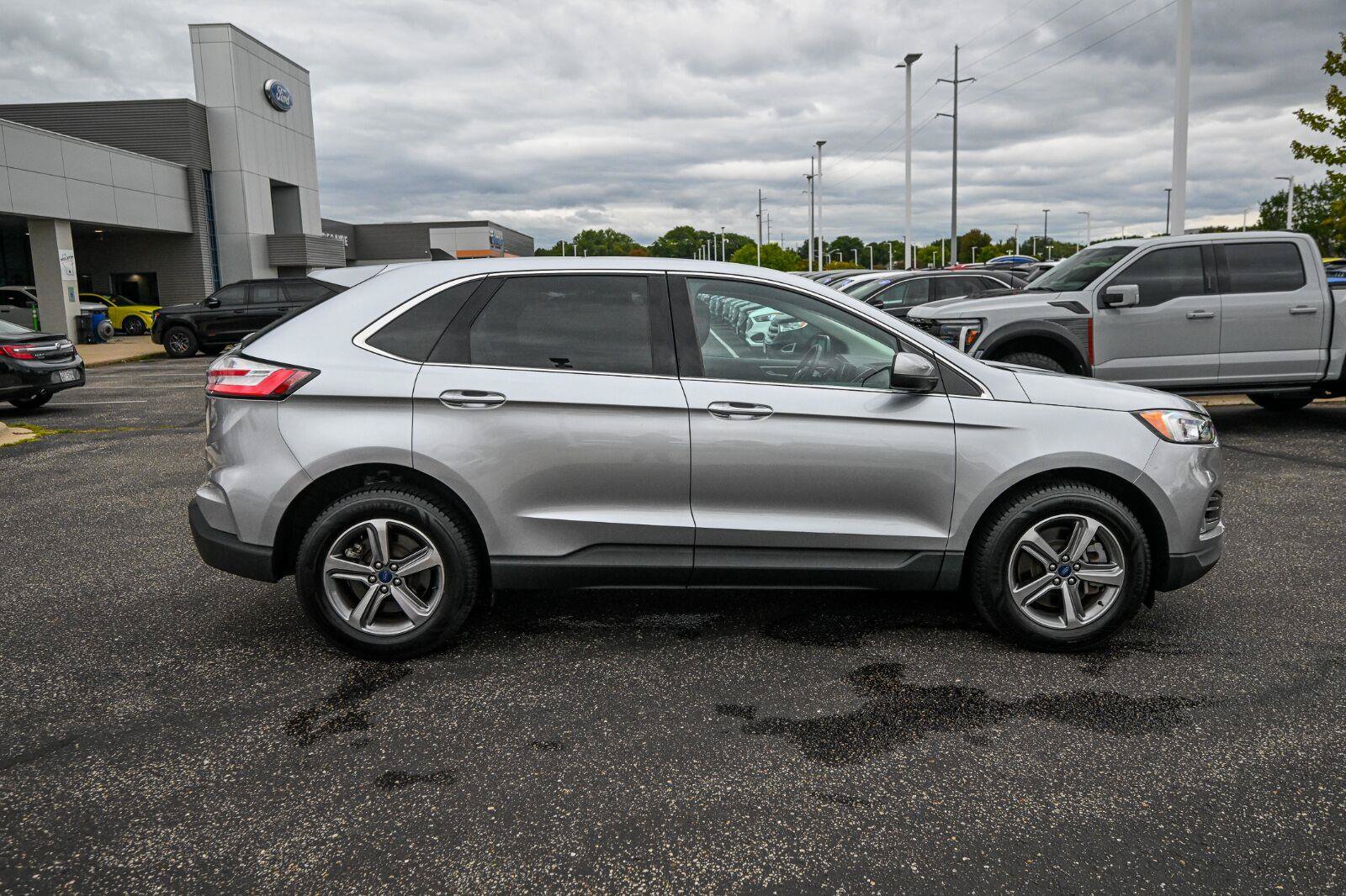 Certified 2022 Ford Edge SEL w/ Convenience Package AWD/4WD image 3