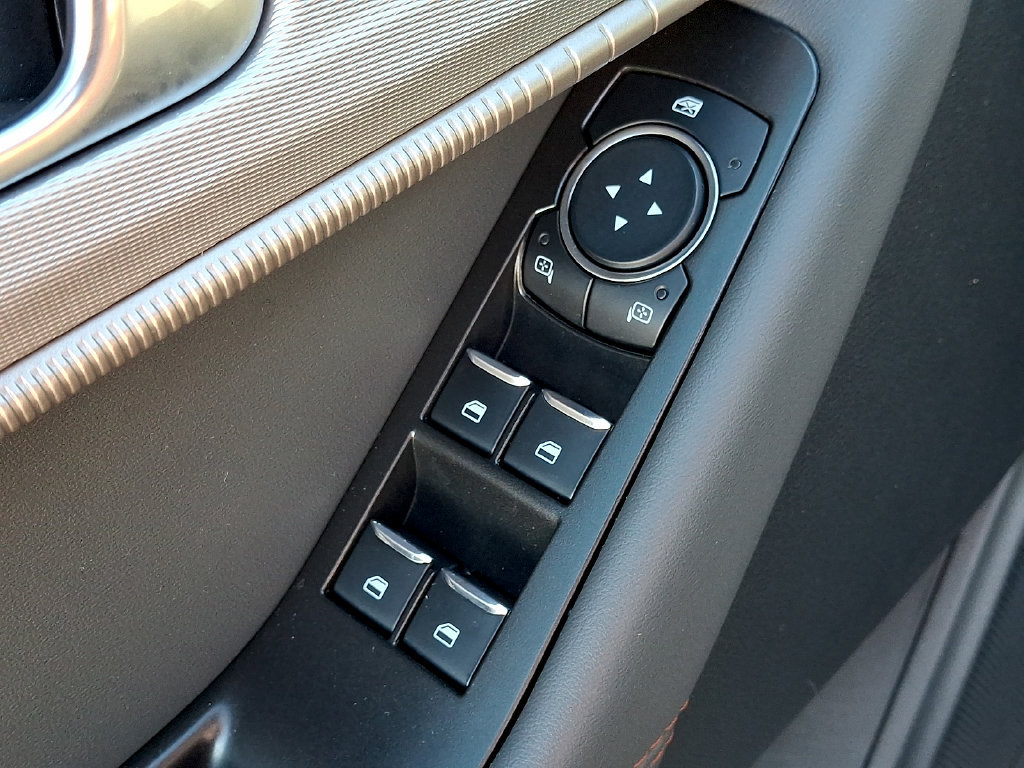 Certified 2025 Ford Explorer Active RWD image 24