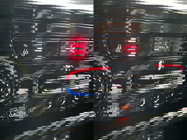 Used 2024 Jeep Grand Cherokee Limited w/ Black Appearance Package image 33