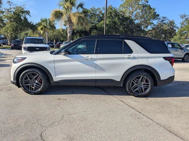 Certified 2025 Ford Explorer ST AWD/4WD image 9