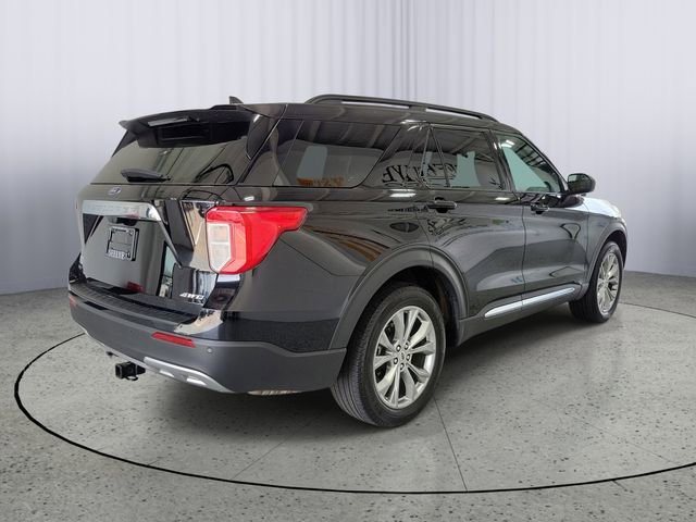 Certified 2023 Ford Explorer XLT w/ Equipment Group 202A AWD/4WD image 2