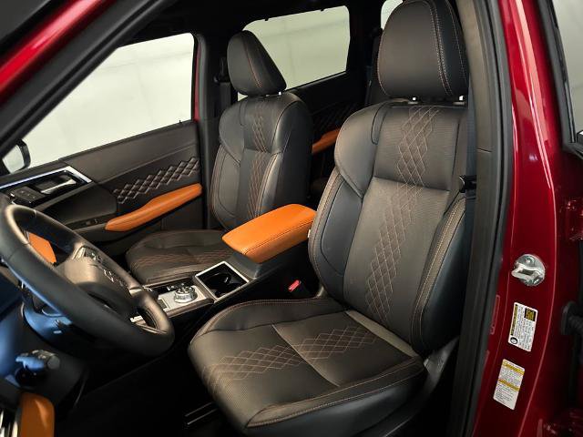 Used 2025 Mitsubishi Outlander 4WD Plug-In Hybrid image 17