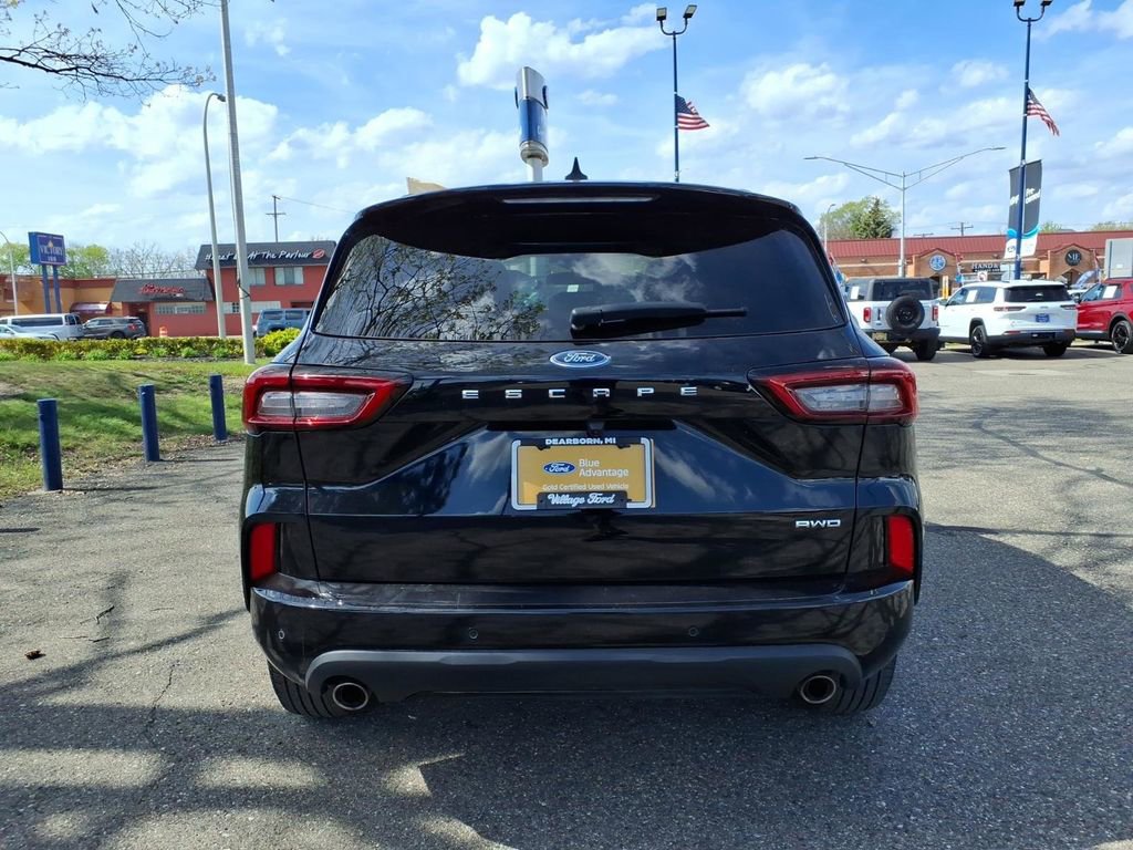 Certified 2024 Ford Escape ST-Line w/ Tech Pack #1 AWD/4WD image 7