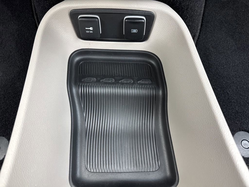 Used 2019 Chrysler Pacifica Touring-L Plus w/ Tire & Wheel Group image 30