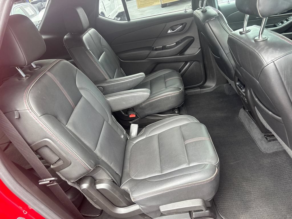 Used 2022 Chevrolet Traverse RS FWD image 13