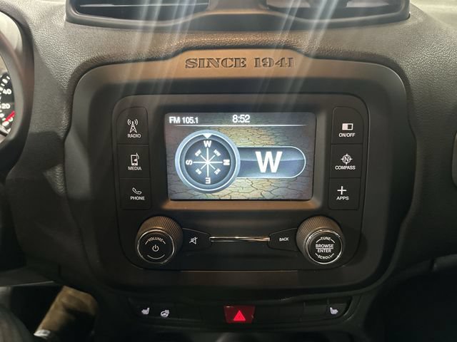 Used 2017 Jeep Renegade Latitude w/ Cold Weather Group FWD image 24