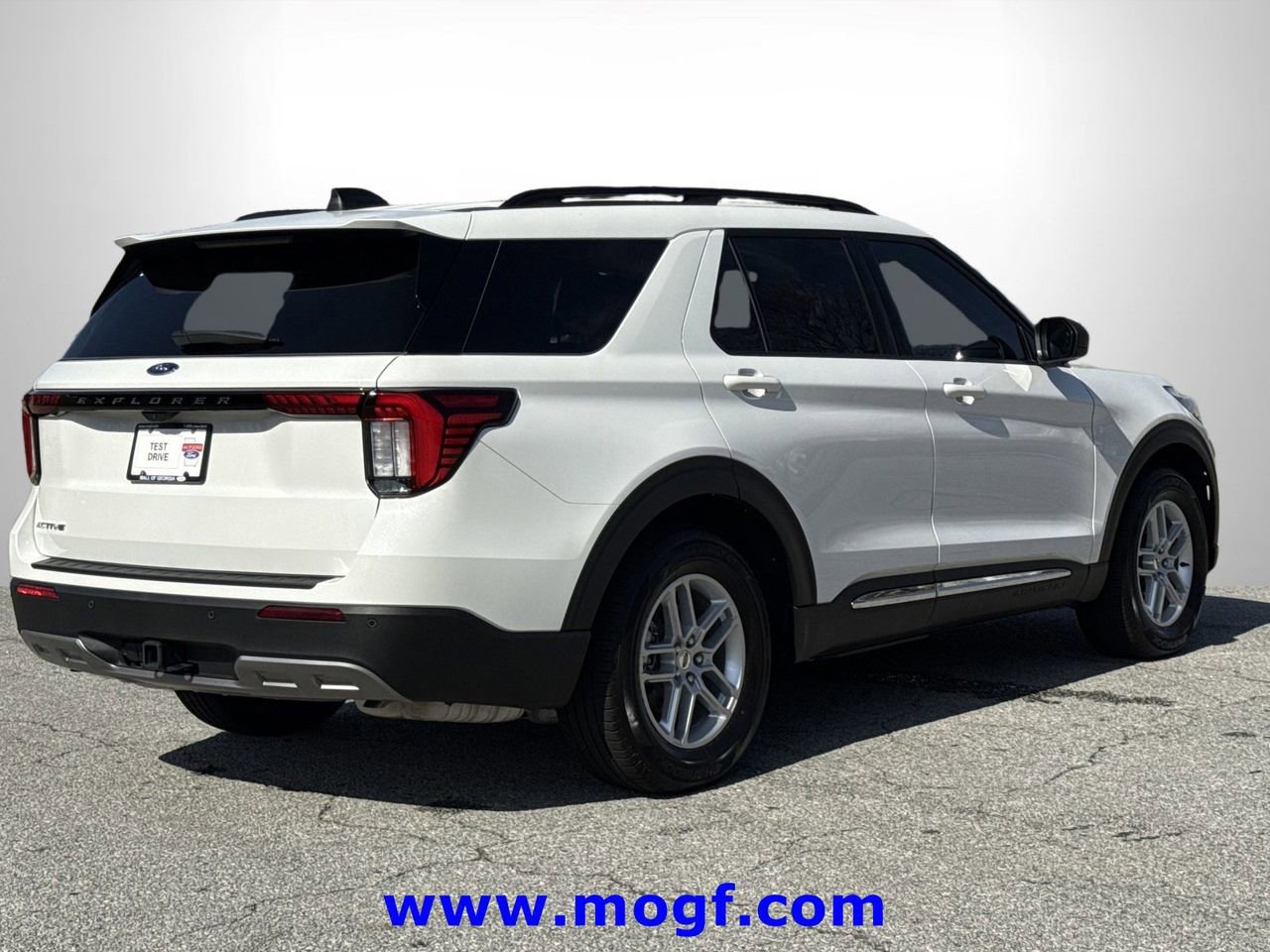 Certified 2025 Ford Explorer Active w/ Active Comfort Package image 4