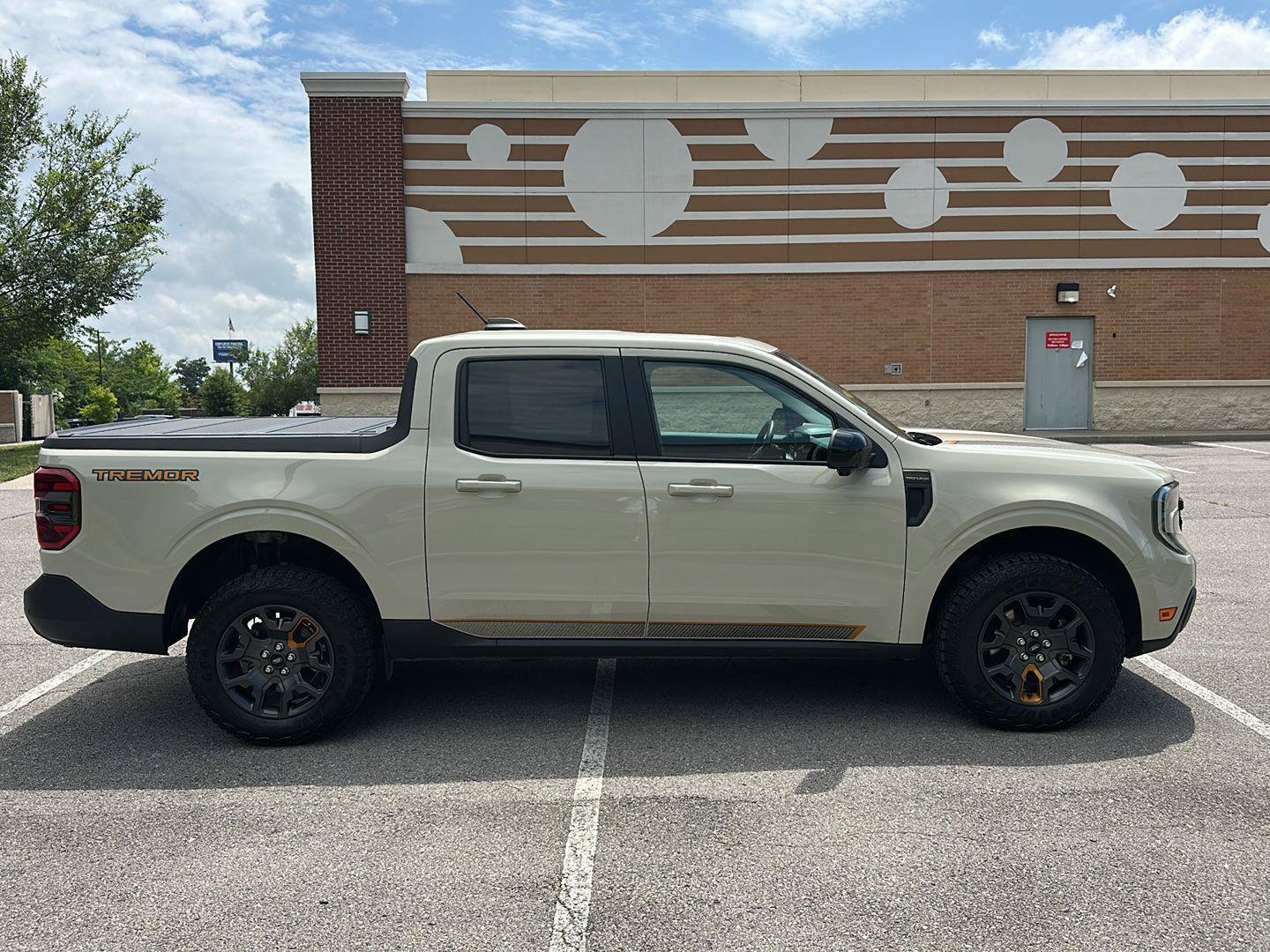 Certified 2025 Ford Maverick Tremor AWD/4WD image 6