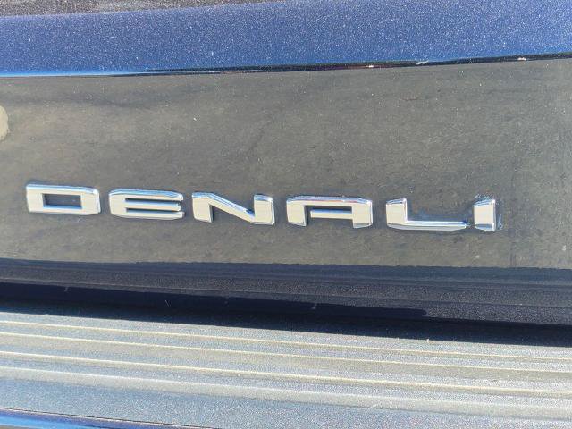 Used 2023 GMC Yukon Denali RWD image 11