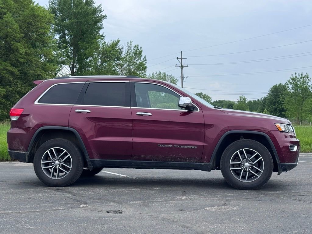 Used 2017 Jeep Grand Cherokee Limited AWD/4WD image 2