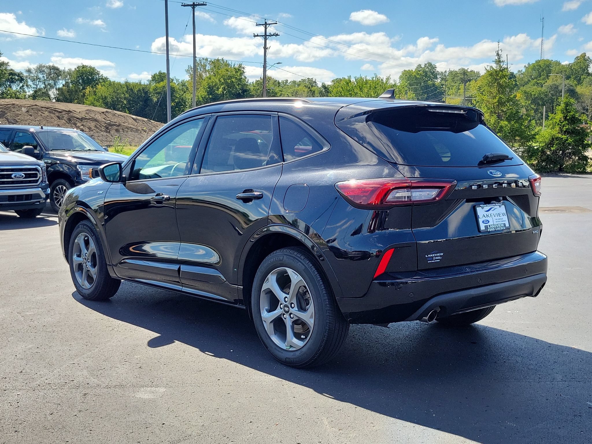 Certified 2023 Ford Escape ST-Line w/ Tech Pack #1 AWD/4WD image 4