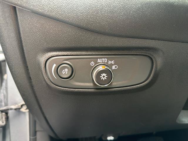 Used 2023 Chevrolet Equinox LT w/ Driver Convenience Package AWD/4WD image 18