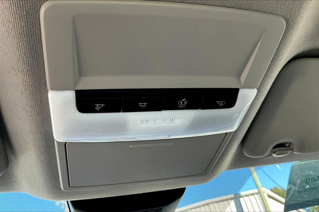 Used 2025 Nissan Sentra SV FWD image 17