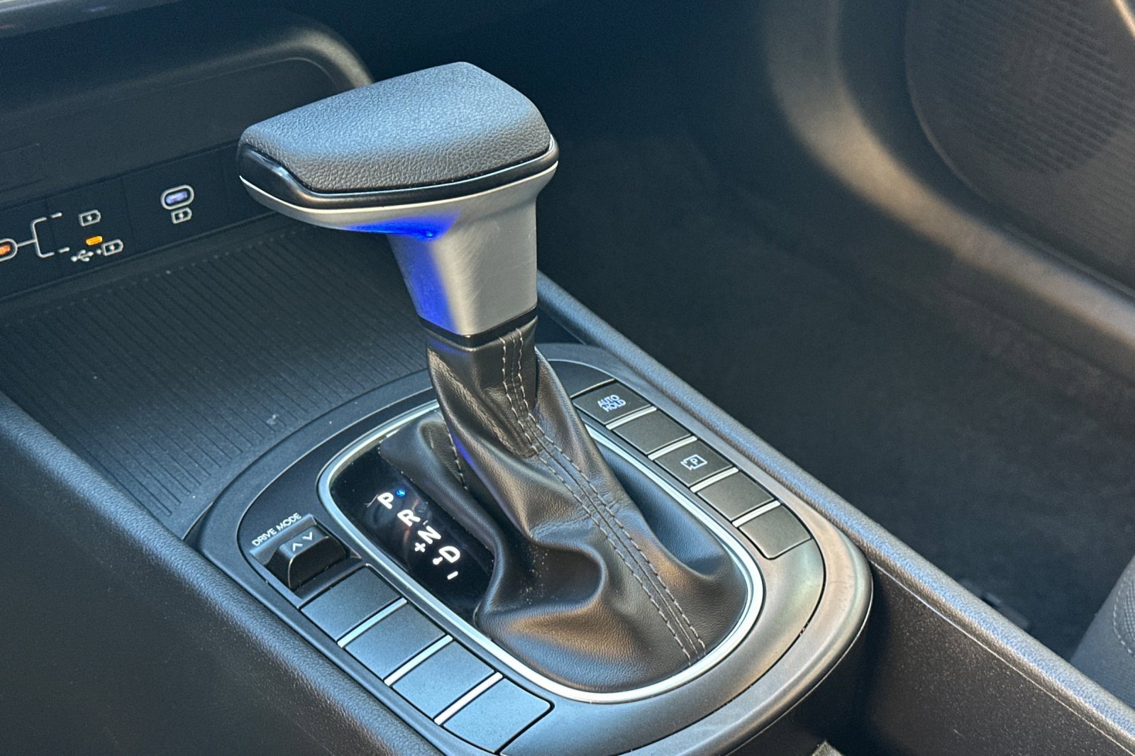 Used 2024 Hyundai Kona SE image 20