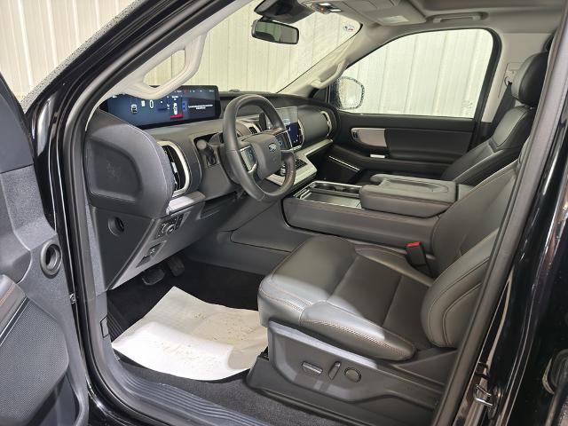 Certified 2025 Ford Expedition Active AWD/4WD image 2