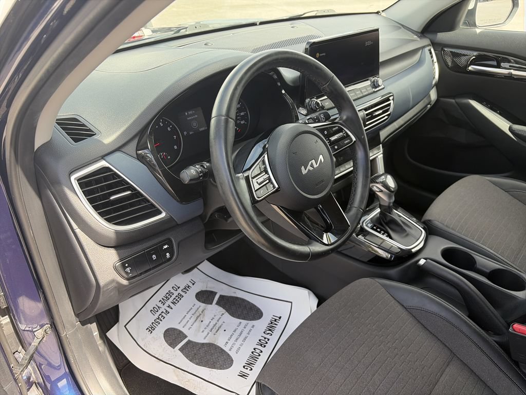 Used 2022 Kia Seltos S FWD image 11