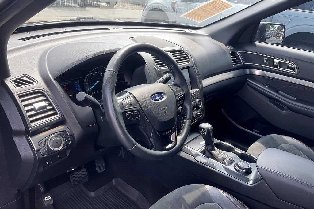 Certified 2019 Ford Explorer XLT w/ Equipment Group 202A AWD/4WD image 13