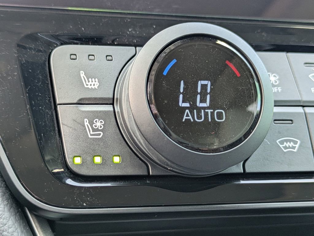 Used 2024 Toyota Grand Highlander AWD image 30