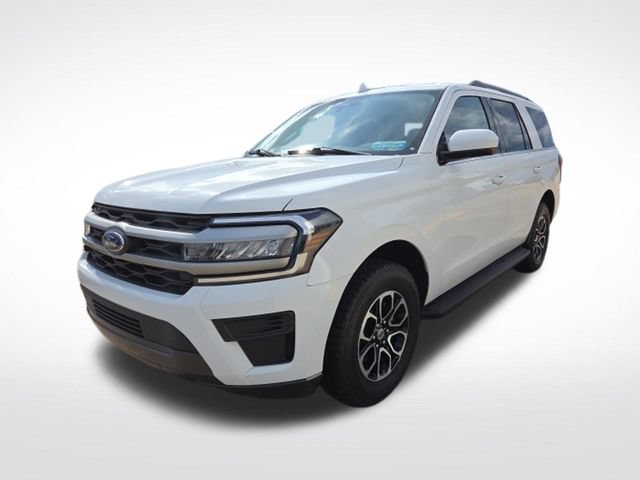 Certified 2024 Ford Expedition XLT RWD image 3