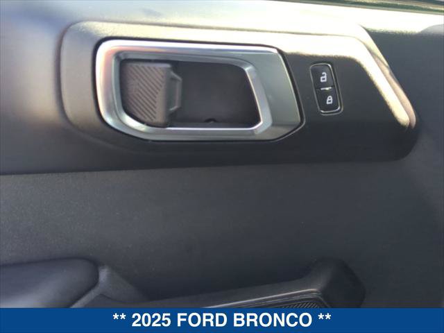 Certified 2025 Ford Bronco Outer Banks AWD/4WD image 11