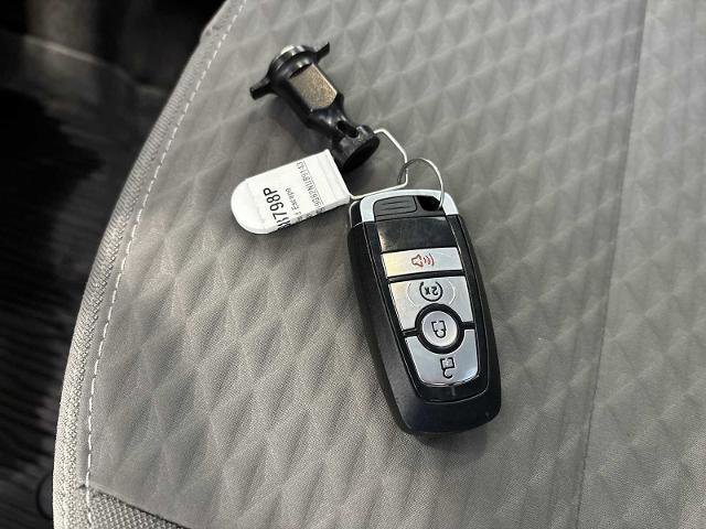 Certified 2022 Ford Escape SE w/ SE Sport Appearance Package image 31