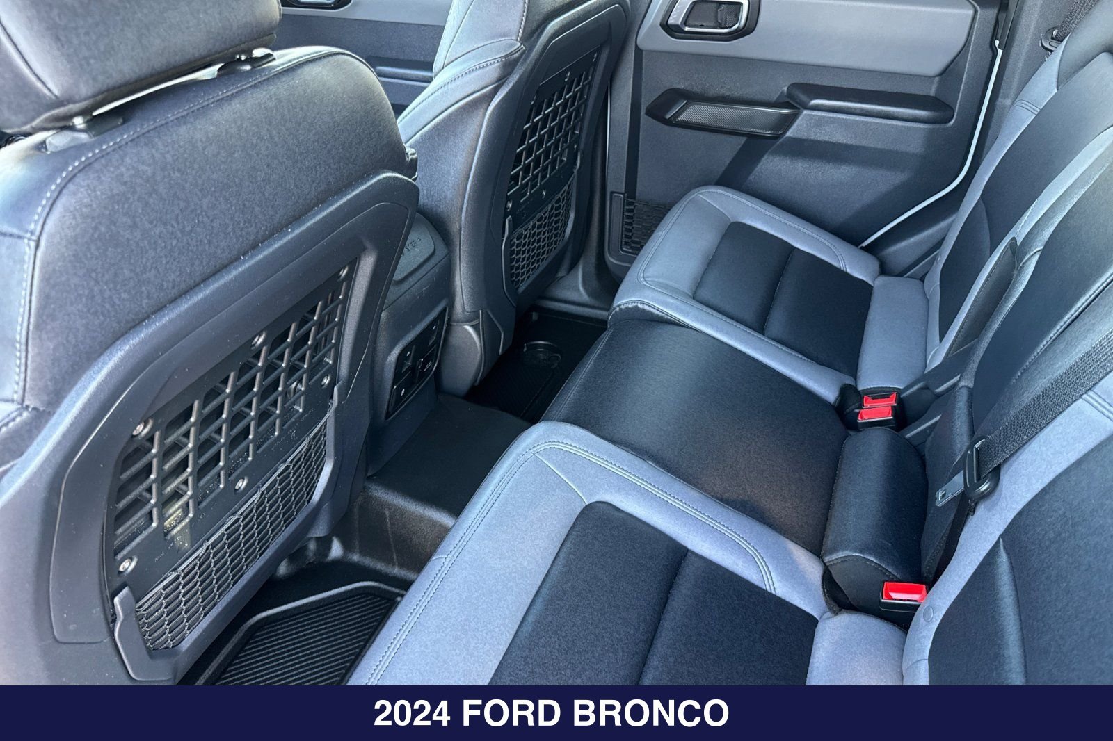 Certified 2024 Ford Bronco Black Diamond AWD/4WD image 14